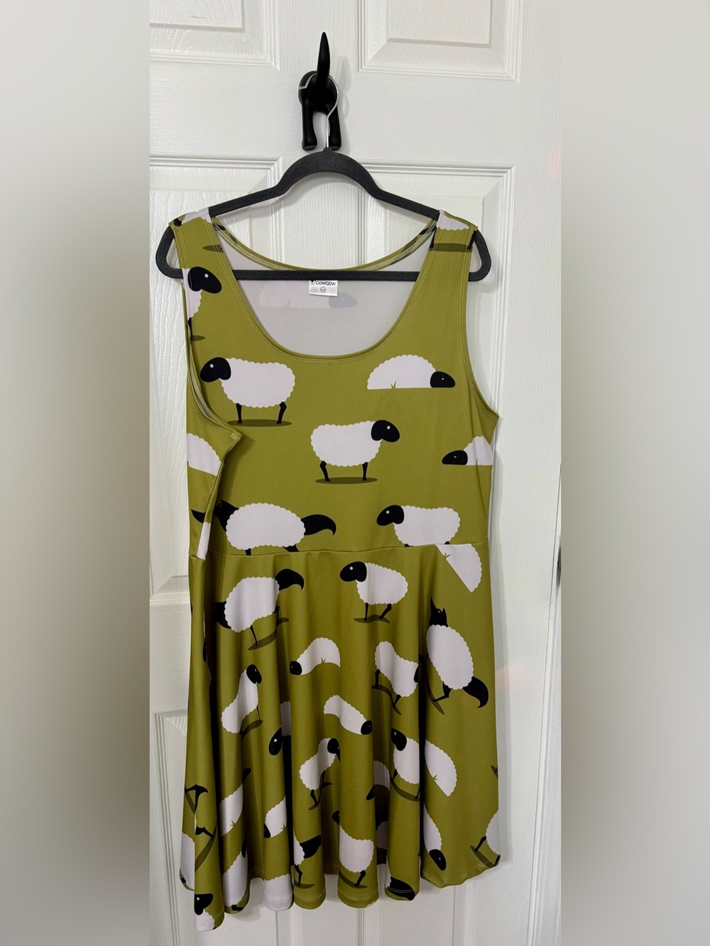 Woman’s sleeveless COWCOW dress olive green Wolf in Sheep’s Clothing Size 4XL